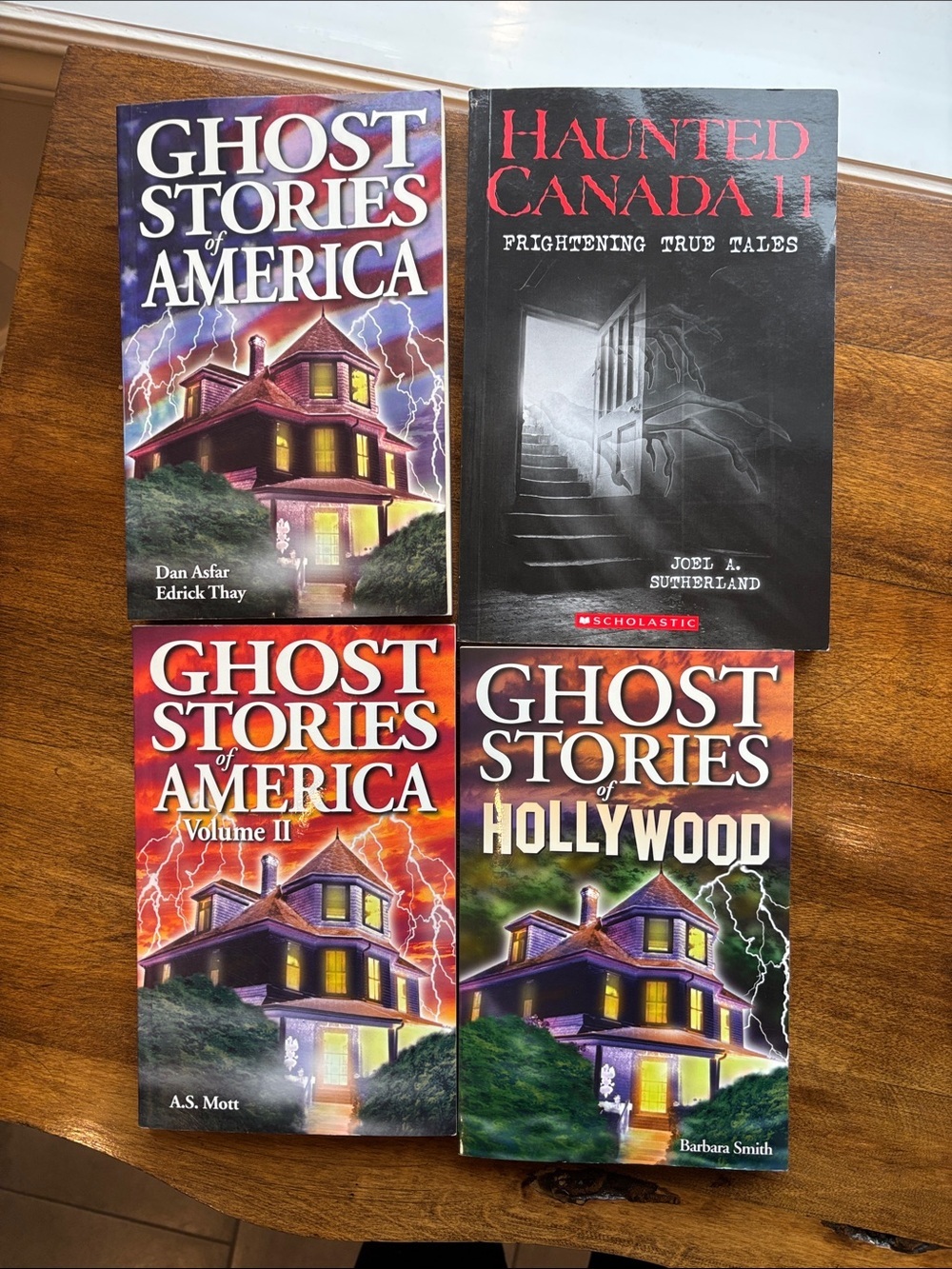 👻 4 Book Bundle - Ghost Stories & Haunted Tales 📚